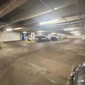  Apartment 2 Full Beds, Free Parking Underground Heated, Rogers Place, 1 Bedroom Downtown