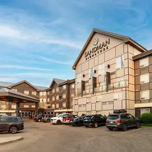 4* Hotel Sandman Signature South