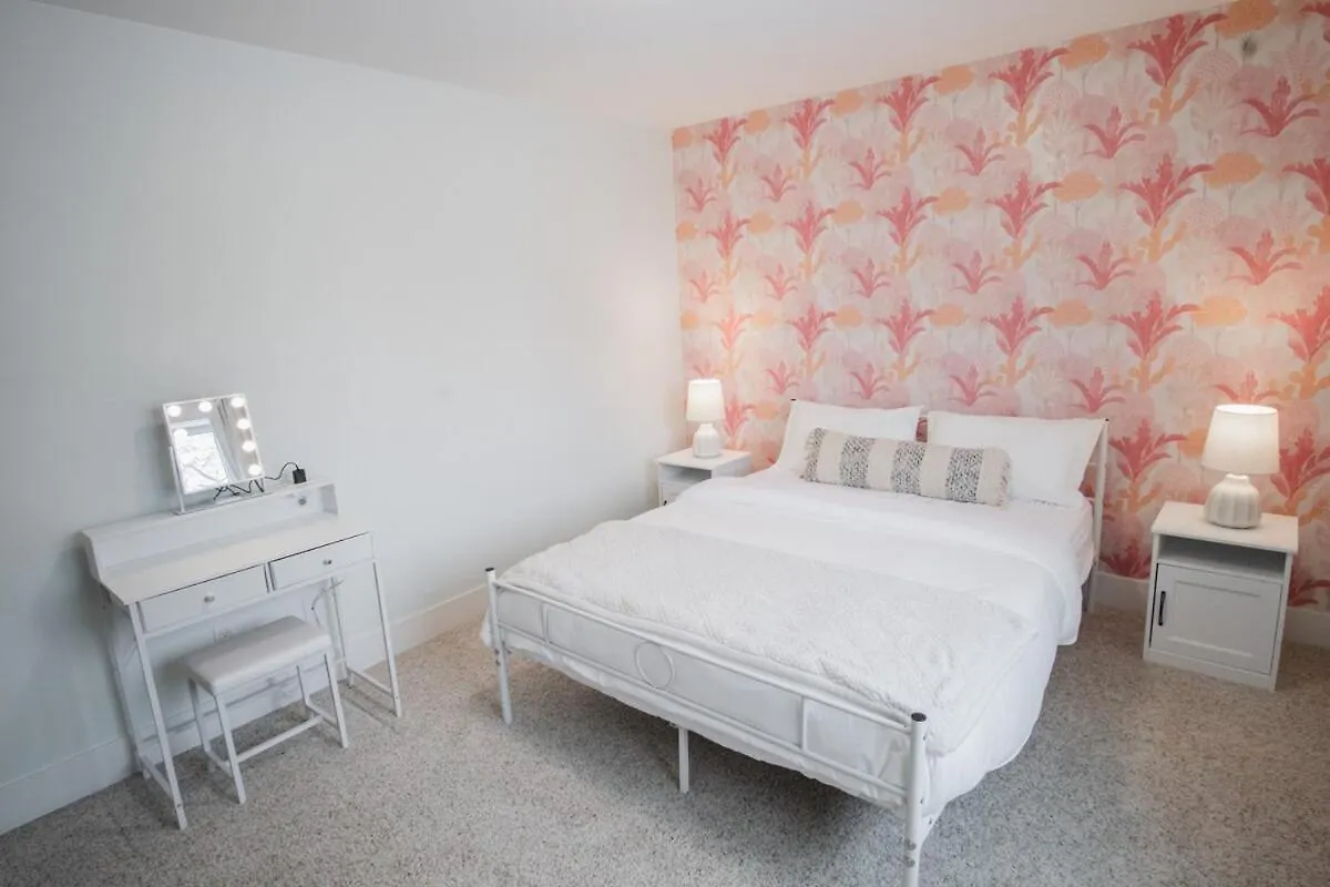 Downtown Kingbed 4Br Fireplace Bikelane Edmonton