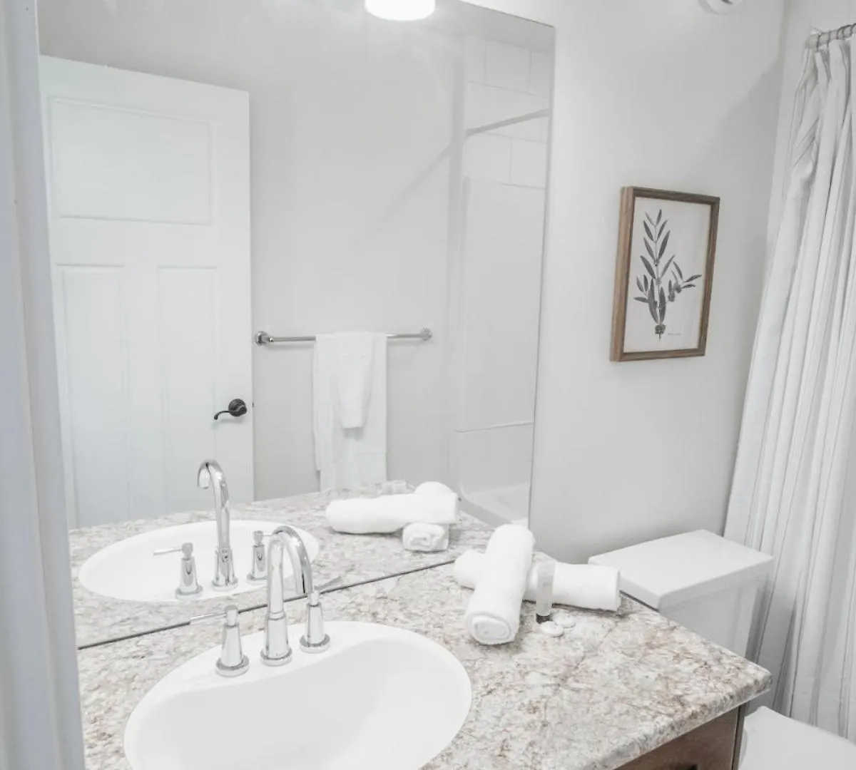 Downtown Kingbed 4Br Fireplace Bikelane Edmonton Canada