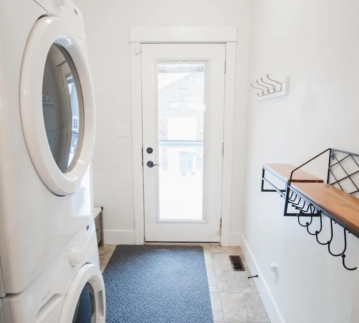 Holiday home Downtown Kingbed 4Br Fireplace Bikelane Edmonton