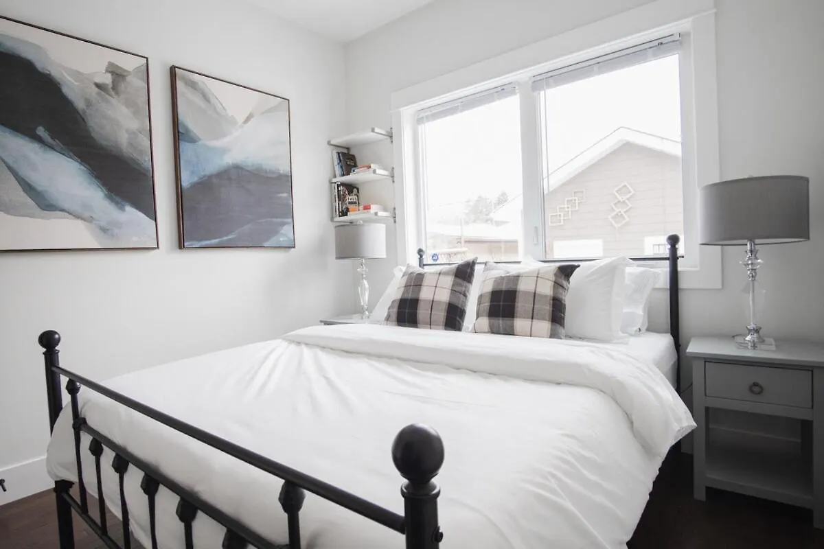 Downtown Kingbed 4Br Fireplace Bikelane Edmonton Canada